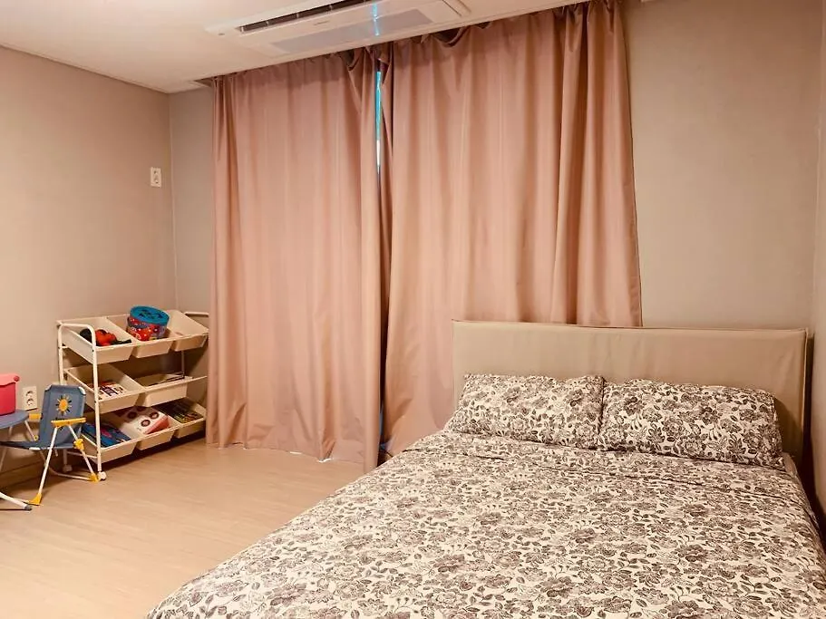 Playground 7 - Kid Jungle Gym, Oceanview, Parking Lot Apartment Busan